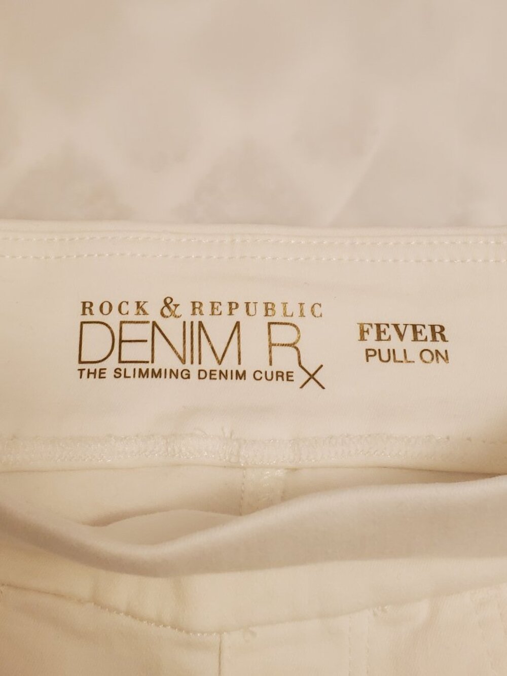 Rock & Republic Fever Mid-Rise Bermuda Pull-On White Denim Jean Shorts - 2M - Picture 7 of 16